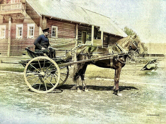Кулак на личной повозке едет в посад, ( типа села с местной мэрией и Поземельным банком)