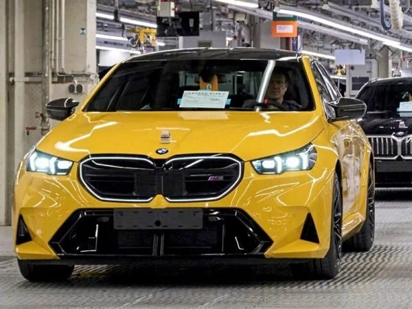 The new generation of BMW M5 has officially entered mass production - Crossposting, Pikabu publish bot, Bmw, M5, Telegram (link)