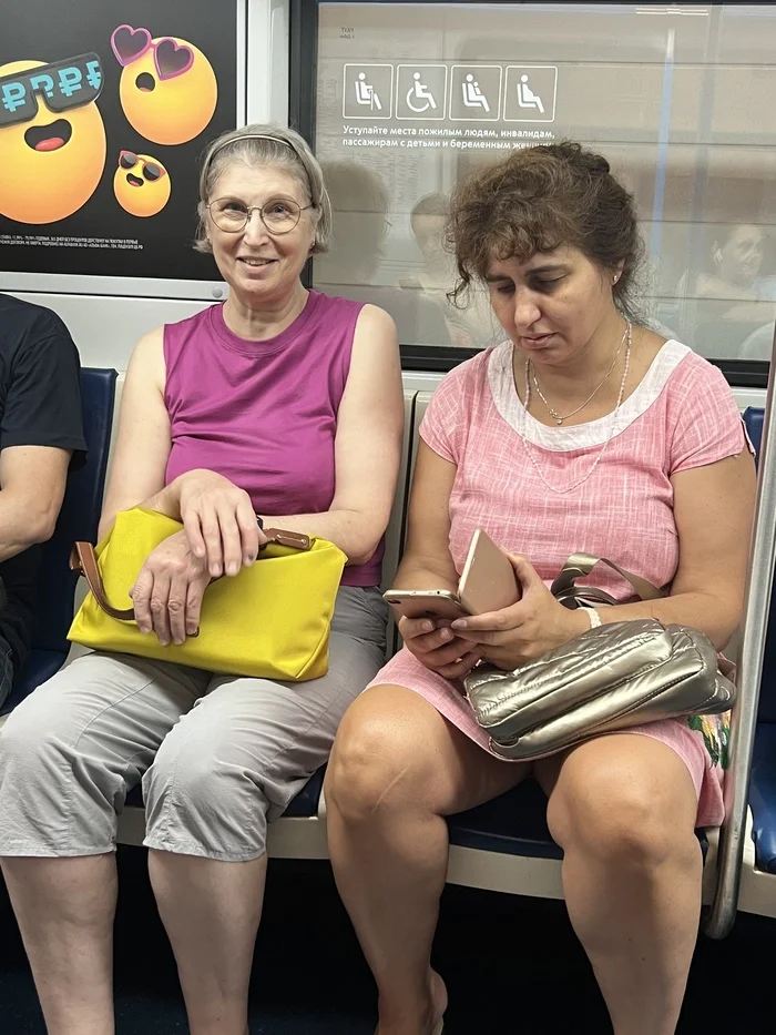 *banned among us. Assault in a subway car - My, Inadequate, Grandma, Evil grandmothers, Rudeness, Negative