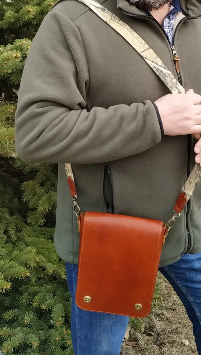 Tablet, messenger or whatever you call it? - My, Natural leather, Needlework without process, Leather products, Tablet Bag, With your own hands, Longpost