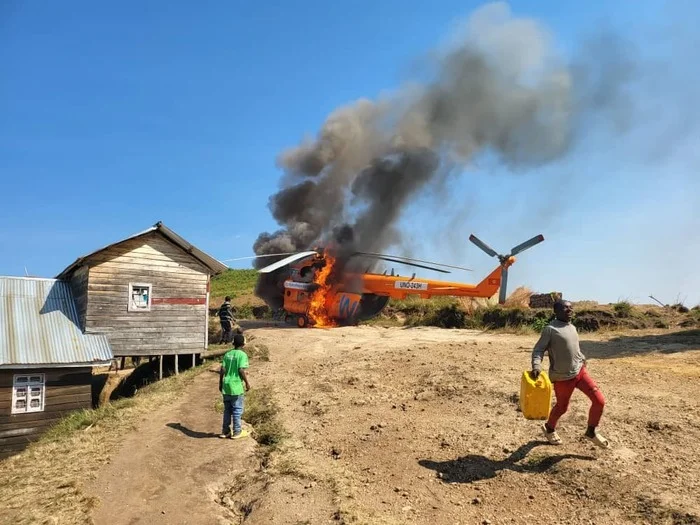 В Конго сгорела восьмерка - Вертолет, Ми-8, Гражданская авиация, Пожар, Африка, Конго, Новости, Вертикальное видео, Фотография, Видео, Длиннопост