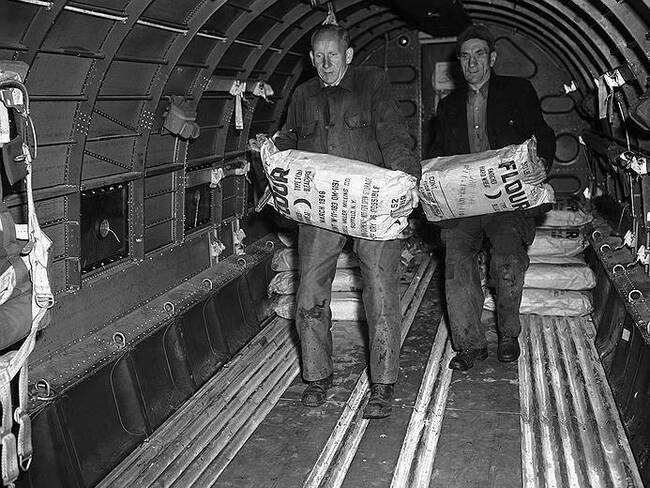 Siege Berlin - The Second World War, Cold war, USA, Great Britain, Germany, Aviation, Military equipment, Airplane, Berlin, Logistics, History (science), Historical photo, Old photo, The photo, the USSR, An occupation, Blockade, The rescue, Humanitarian aid, Longpost