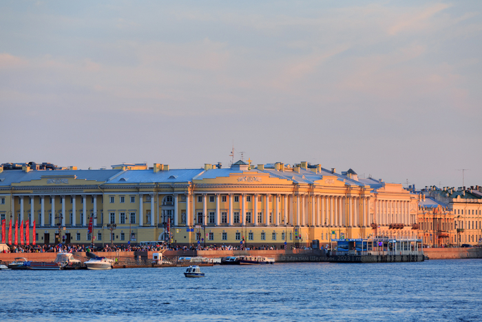 7. Здание конституционного суда.