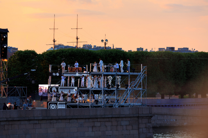 11. Живая музыка, SHAMAN с брига пел песню «С чего начинается Родина».