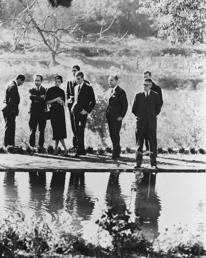 Yves Saint Laurent at Christian Dior's funeral (1957) - My, Art, Modern Art, Fashion, Picture with text, Images, Yves Saint Laurent, France, The photo, Perfumery, Perfume, Dior, Chanel, Lanvin, Givenchy, beauty, Black and white photo, Aesthetics, Style, Creative people, Longpost