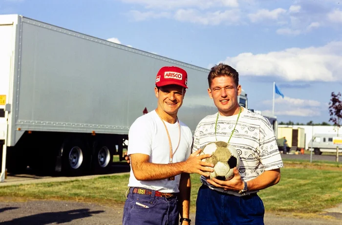 Great Britain '94. Hill's home victory and Schumacher's scandalous disqualification with missing 2 Grands Prix - My, Competitions, Formula 1, Автоспорт, Race, Speed, 90th, Retro, The Grand Prix, Michael Schumacher, Damon Hill, Benetton, Williams racing, Extreme, David Coulthard, Jean Alesi, Ferrari, The photo, Life stories, Video, Youtube, Longpost, Series F1 is the queen of motorsport