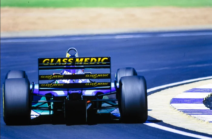 Great Britain '94. Hill's home victory and Schumacher's scandalous disqualification with missing 2 Grands Prix - My, Competitions, Formula 1, Автоспорт, Race, Speed, 90th, Retro, The Grand Prix, Michael Schumacher, Damon Hill, Benetton, Williams racing, Extreme, David Coulthard, Jean Alesi, Ferrari, The photo, Life stories, Video, Youtube, Longpost, Series F1 is the queen of motorsport