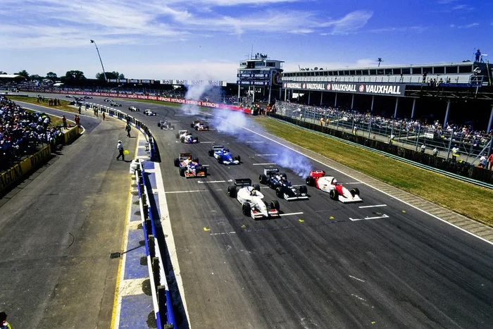 Great Britain '94. Hill's home victory and Schumacher's scandalous disqualification with missing 2 Grands Prix - My, Competitions, Formula 1, Автоспорт, Race, Speed, 90th, Retro, The Grand Prix, Michael Schumacher, Damon Hill, Benetton, Williams racing, Extreme, David Coulthard, Jean Alesi, Ferrari, The photo, Life stories, Video, Youtube, Longpost, Series F1 is the queen of motorsport