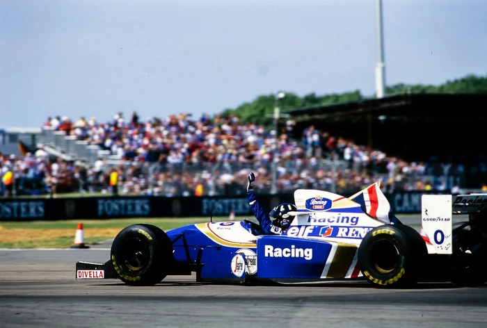 Great Britain '94. Hill's home victory and Schumacher's scandalous disqualification with missing 2 Grands Prix - My, Competitions, Formula 1, Автоспорт, Race, Speed, 90th, Retro, The Grand Prix, Michael Schumacher, Damon Hill, Benetton, Williams racing, Extreme, David Coulthard, Jean Alesi, Ferrari, The photo, Life stories, Video, Youtube, Longpost, Series F1 is the queen of motorsport