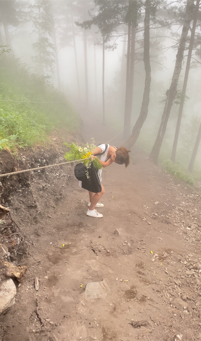 Цветы отпустить нельзя, это же реквизит, ну..