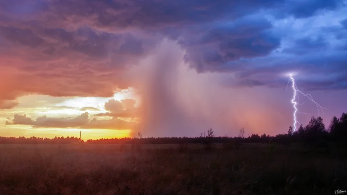 On the Sunset - My, The photo, Nature, Summer, Sunset, Sky, Thunderstorm, Rain, Lightning, beauty, Field, Evening