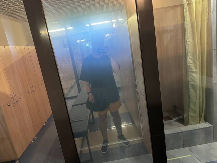 В основном зале постеснялся сфотаться, да и было бы что снимать ) Через полгода-год, как будут кубики и банки - так сразу