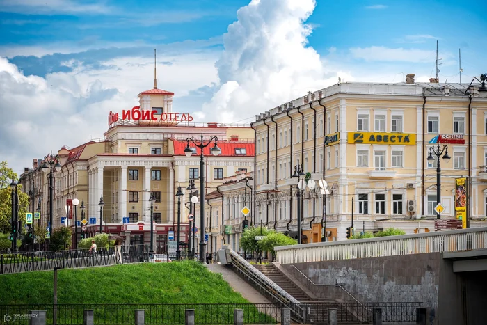 The building of the Ibis Siberia hotel - My, The photo, Tourism, Russia, Town, Omsk, Building, Cities of Russia, sights