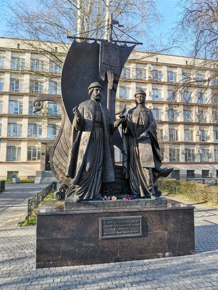 Ответ на пост «Как вы задолбали со своей Хавроньей и своим Петром...» - Моё, Праздник удался, Церковь, Текст, Петр и Феврония, Верность, Семья, Политех, Ирония, Религия, Пропаганда, Юмор, Фотография, Памятник, Ответ на пост