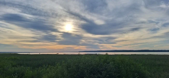 The beauty of the Kostroma province is in your feed - My, The photo, Mobile photography, Photo on sneaker, Russia, Lake, Galich, Kostroma region, Landscape, Evening