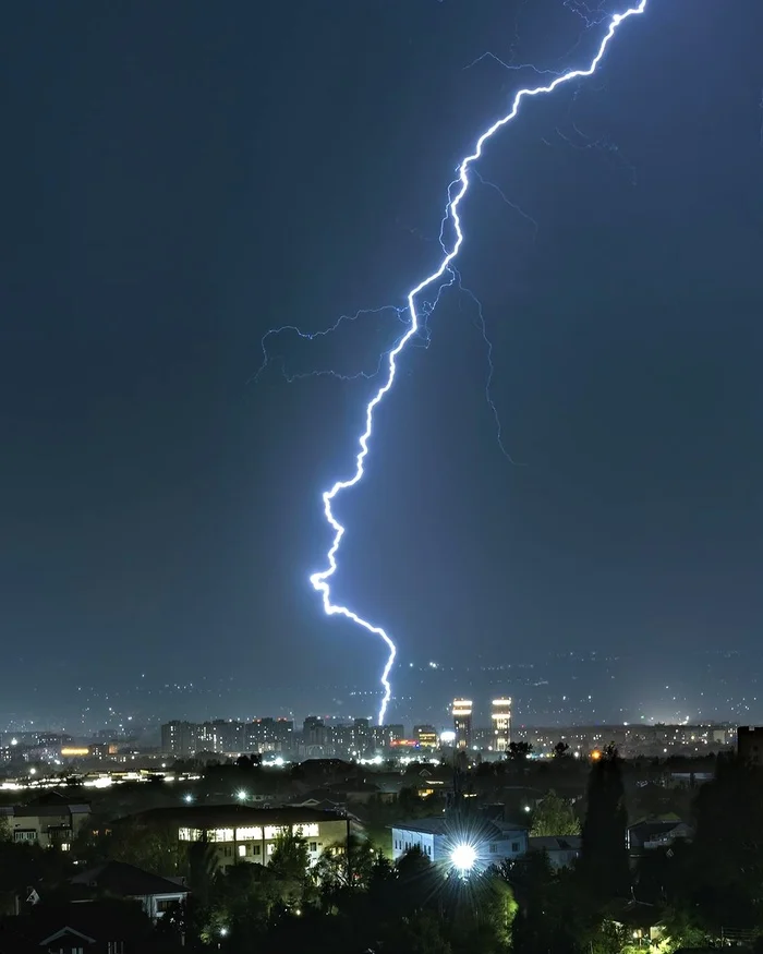 Thunderstorm in Almaty - Almaty, Kazakhstan, Thunderstorm, Lightning, Instagram, Instagram (link), Video, Vertical video, Longpost