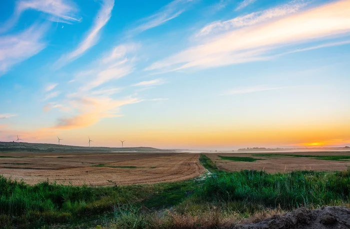 Harvest... - My, The photo, Nikon, Nature, Landscape, Sunset, Month, Wind generator, Field