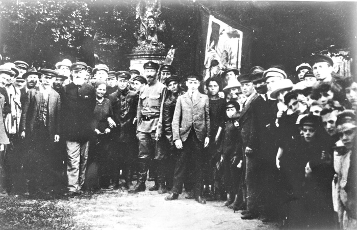 Дзержинский Ф. Э. среди рабочих города Белостока.