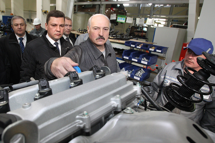 Президент Беларуси Александр Лукашенко 3 мая 2014 года посетил производство СЗАО «БелДжи» и лично протестировал новые легковые автомобили Geely.