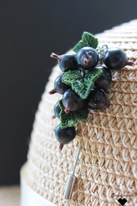 Brooch with black currant. Polymer - My, Лепка, Polymer clay, Blackcurrant, Brooch, Needlework without process, Longpost