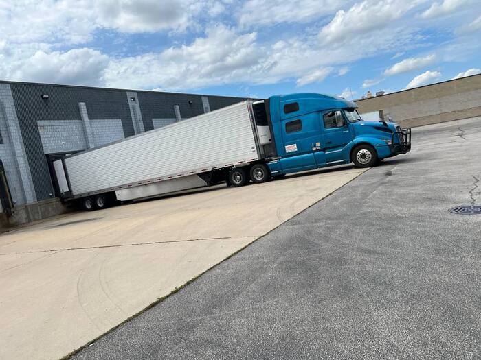    . Volvo VNL860   53 .