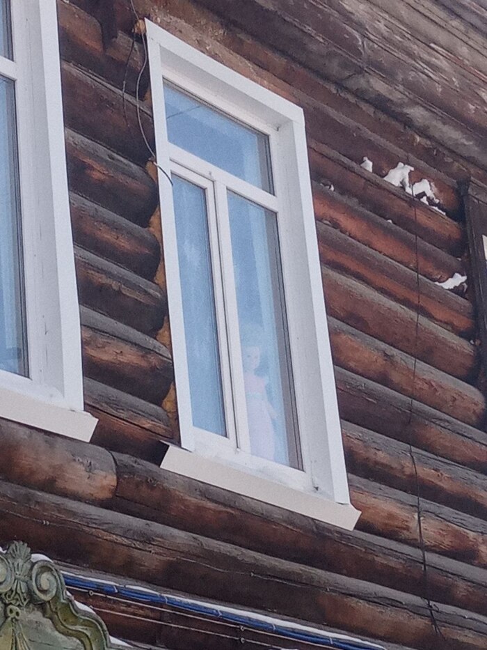 Вызов к женщине 70 лет, жалобы на температуру и боль в ухе