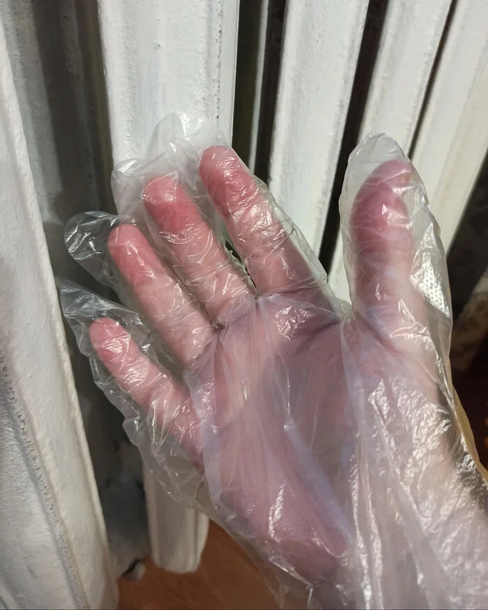 How to quickly paint radiators without a brush or roller? Just wear 2 gloves - My, Male, Battery, Heating battery, Painting, Heater radiator, Paints, Workshop, Life hack, Longpost