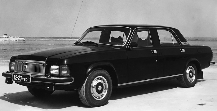 Заводской прототип удлиненной «Волги» ГАЗ-3102 для производства малыми сериями. Нечто подобное уже в перестроечные времена стали делать тюнинговые фирмы