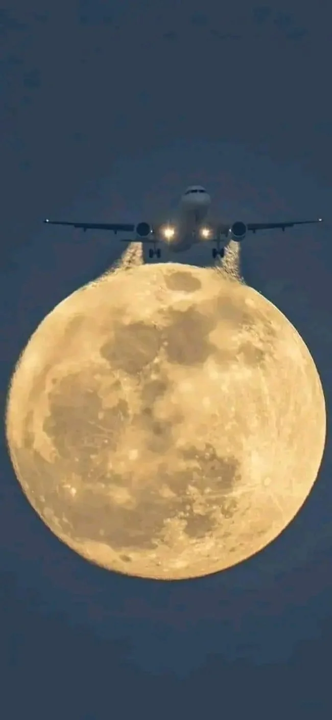 Good photo - The photo, Airplane, moon