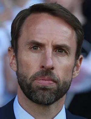 English fans came across a German policeman who is an exact copy of Gareth Southgate)))) - Gareth Southgate, Europe championship, Video, Vertical video