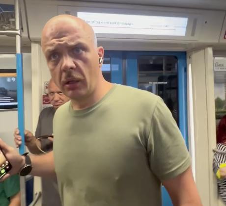 Continuation of the post “As Nastya said, a bald man walked into the Sokolniki station, looked at her and said: “This needs to be filmed”” - Moscow Metro, Moscow, Public transport, Vertical video, Negative, Mat, Reply to post, Fine