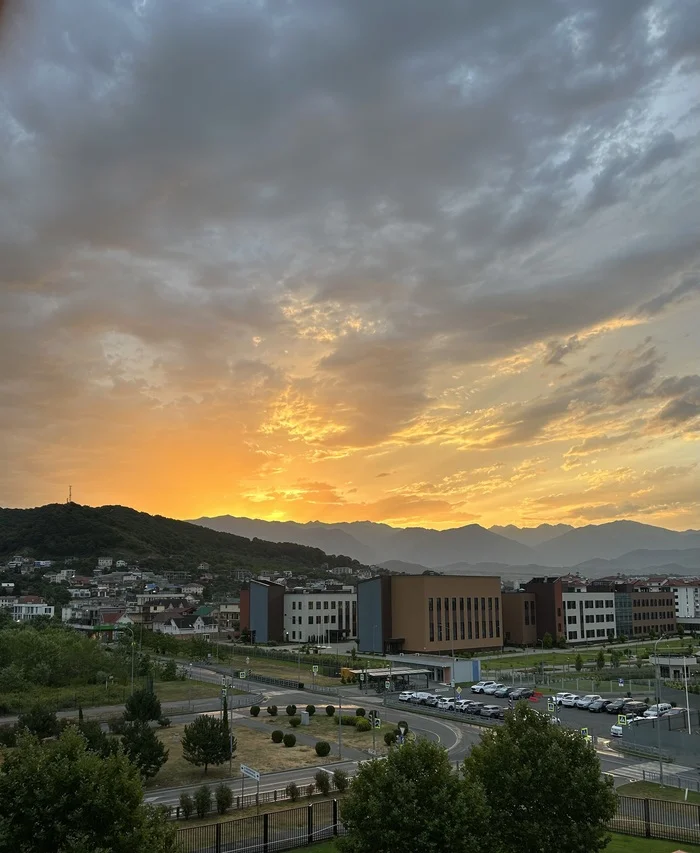 Dawn over Sochi - Sochi, Краснодарский Край, Black Sea, The photo, dawn, The rocks, Sunrises and sunsets, The mountains, Caucasus, Caucasus mountains, beauty, Clouds, School, Lyceum, Sirius, Relaxation, Sea