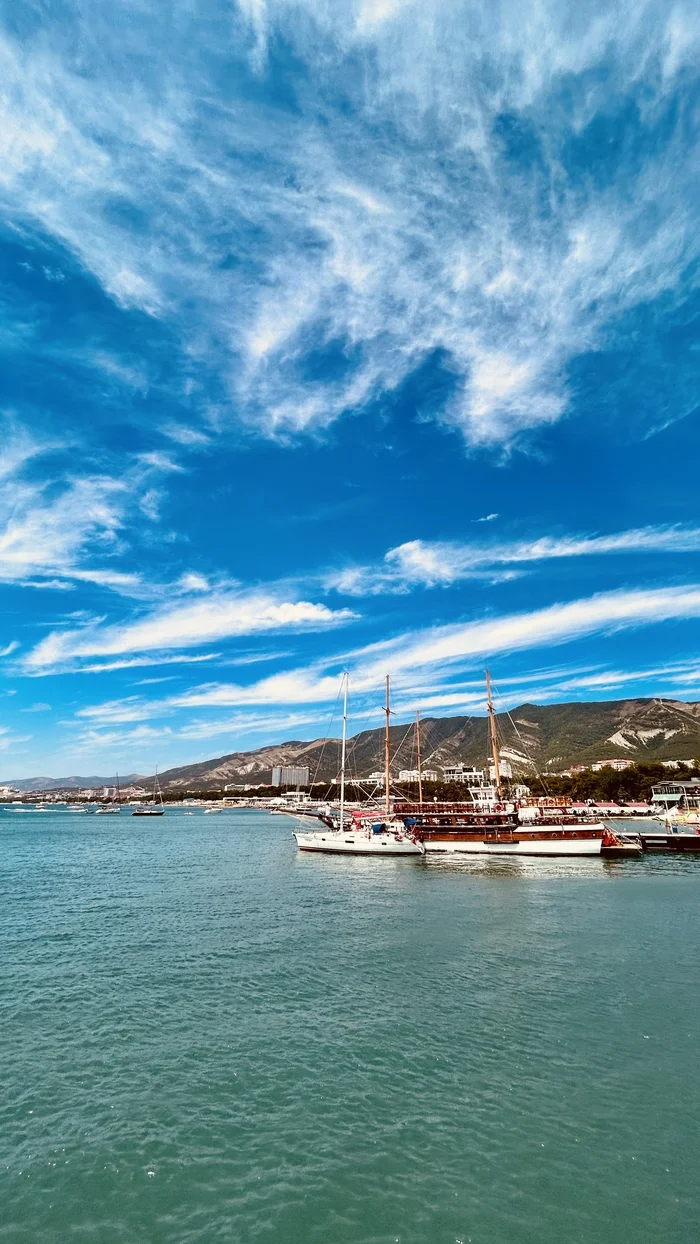 Gelendzhik. July 2024 - My, Summer, Mobile photography, Gelendzhik, July, Heat, Sea, Black Sea