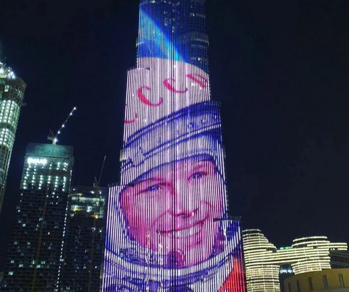 Юpий Гaгapин нa caмoй выcoкoй бaшнe миpa в Дyбae Юрий Гагарин, Дубай, Фотография, Бурдж-халифа, Повтор