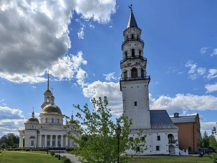 Traveling through the Urals in a UAZ, part 11: Nevyansk, leaning tower - My, Road trip, Travel across Russia, Travels, Ural, Nevyansk, Nevyansk tower, Sverdlovsk region, UAZ, Video, Vertical video, Longpost