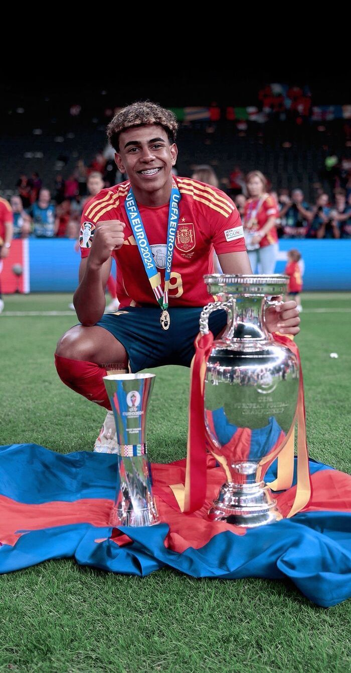 ФОТО ИЗ ЛИЧНОГО АРХИВА ЛАМИНА ЯМАЛЯ