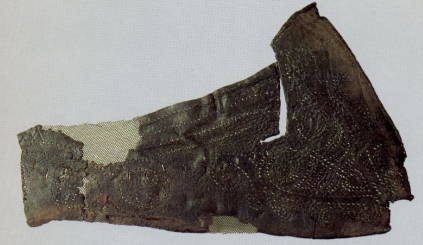 Крой ажурной туфли. Кожа- Длина 34 см. Середина ХІІІ в.