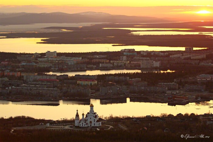 ����� ����������: <a href="https://pikabu.ru/story/vyizhit_ili_zhit_za_polyarnyim_krugom_11607919?u=https%3A%2F%2Fvk.com%2Fangelfotograf&t=%D0%90%D0%BB%D0%BB%D0%B0%20%D0%95%D1%84%D0%B8%D0%BC%D0%BE%D0%B2%D0%B0&h=ab403d4658047c4835ced83b4866311697b8d524" title="https://vk.com/angelfotograf" target="_blank" rel="nofollow noopener">���� �������</a>