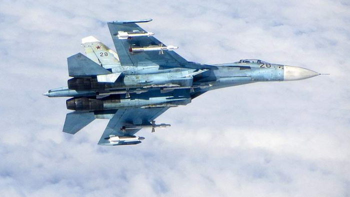 Истребитель Су-27