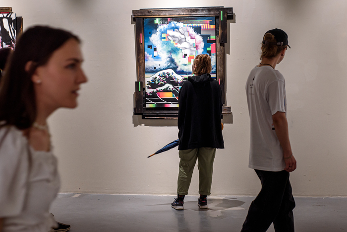 На персональной выставке в галерее FINEART