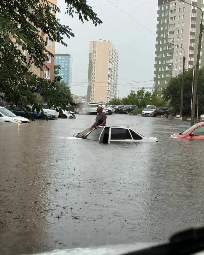 Жизнь жестока! - Потоп, Омск, Авто, Уличная фотография