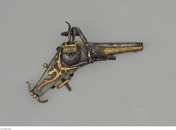 Lavishly gilded miniature pistol. Barrel length: 3.4 cm Caliber: 2 mm Weight: 140 g. Germany, 1580 g - Historical photo, beauty, Pistols, Weapon, Firearms, 16th century, Renaissance