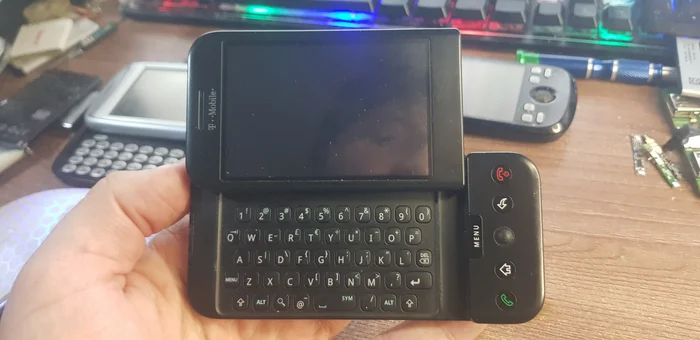 Самый первый Android-смартфон в мире: каким был HTC Dream? Пишем приложения для Android 1.0 в 2024 - Моё, Опрос, Покупка, Android, Смартфон, Гаджеты, Китай, Htc, Разработка, Программирование, Java, Ретроспектива, Диковинки, Ништяки, Моддинг, Видео, Без звука, Длиннопост