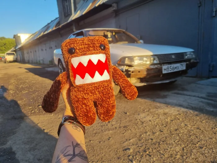 Knitted Domo Kun - My, Knitting, Crochet, Needlework, Knitted toys, Amigurumi, Handmade, Needlework without process, Creation, Author's toy, Japan, Car, Jdm, Japanese car industry, Soft toy, Toyota, Toyota Mark II, Domo kun, Longpost