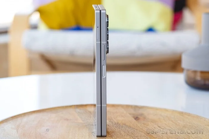 Обзор Samsung Galaxy Z Fold6 для тех, кто спешит - Моё, Смартфон, Android, Гаджеты, Обзор, Перевел сам, Длиннопост, Серия Обзоры