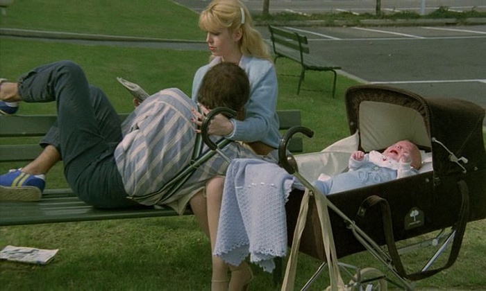 Андриано Челентано в роли человека-обезьяны с именем Бинго-Бонго из одноименного фильма