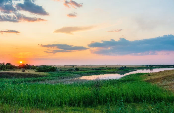 Floating over the pond... - My, The photo, Nikon, Nature, Landscape, Pond, Clouds, Sunset