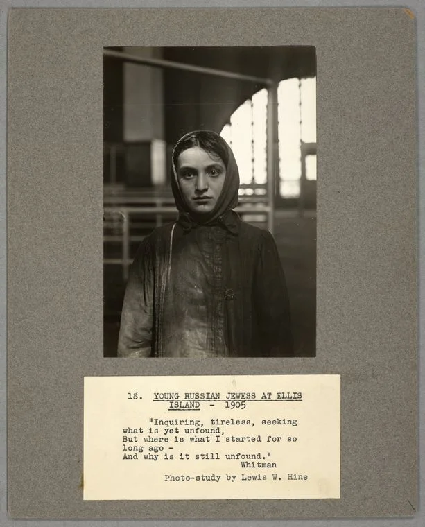 YOUNG RUSSIAN JEWISH ON ELLIS ISLAND, 1905... - Jews, Russians, Российская империя, USA, Work, Photos from work, Workers, The photo, Photographer, Work days, Work, Youth, Youth, Women, Girls