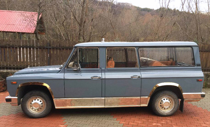 Удлиненный румынский ARO 306