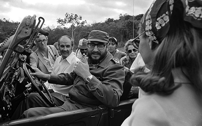 Молодой Фидель Кастро за рулем советского ГАЗ-69